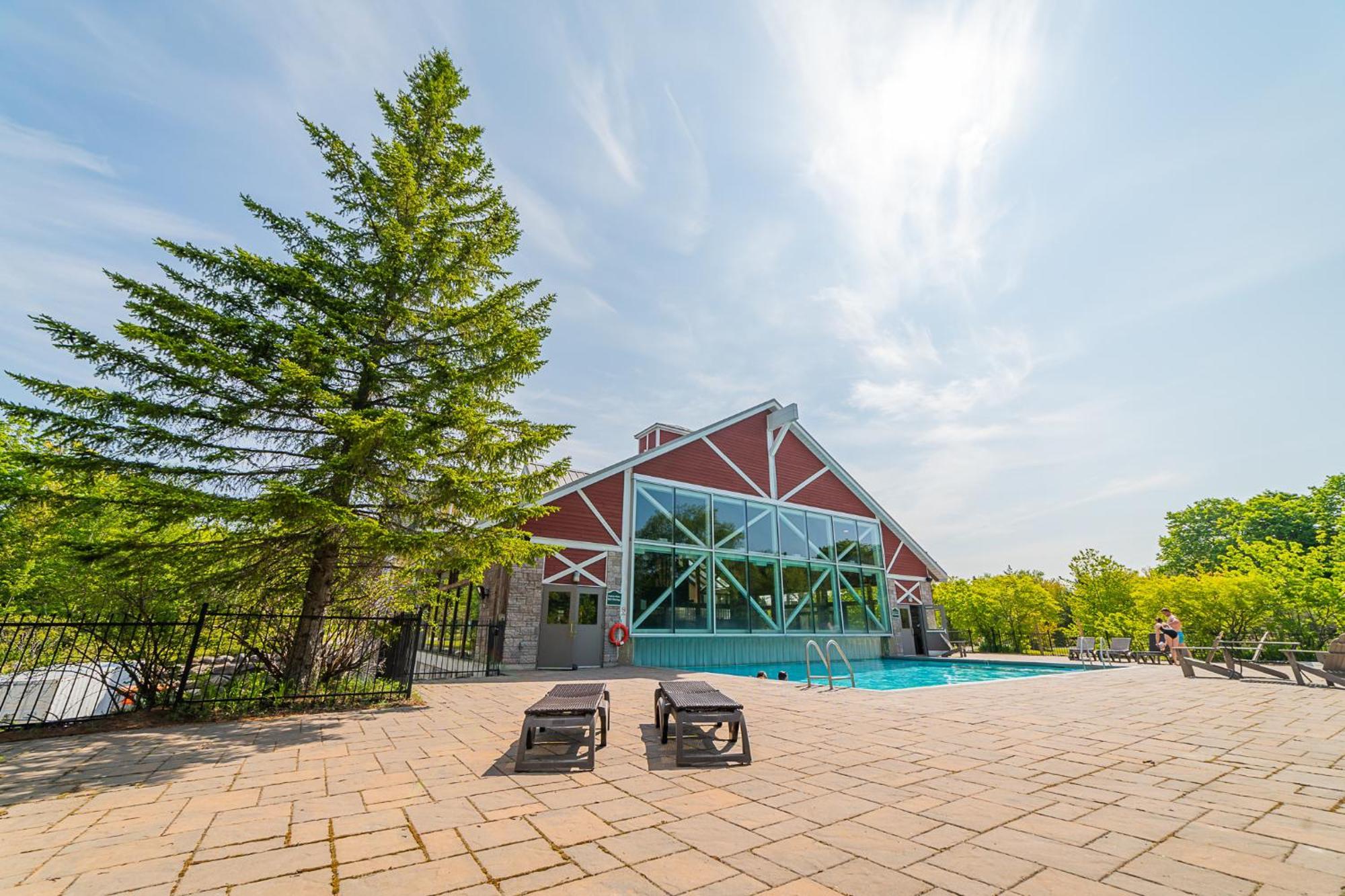 Horseshoe Valley Suites - The Aurora Shanty Bay Ngoại thất bức ảnh