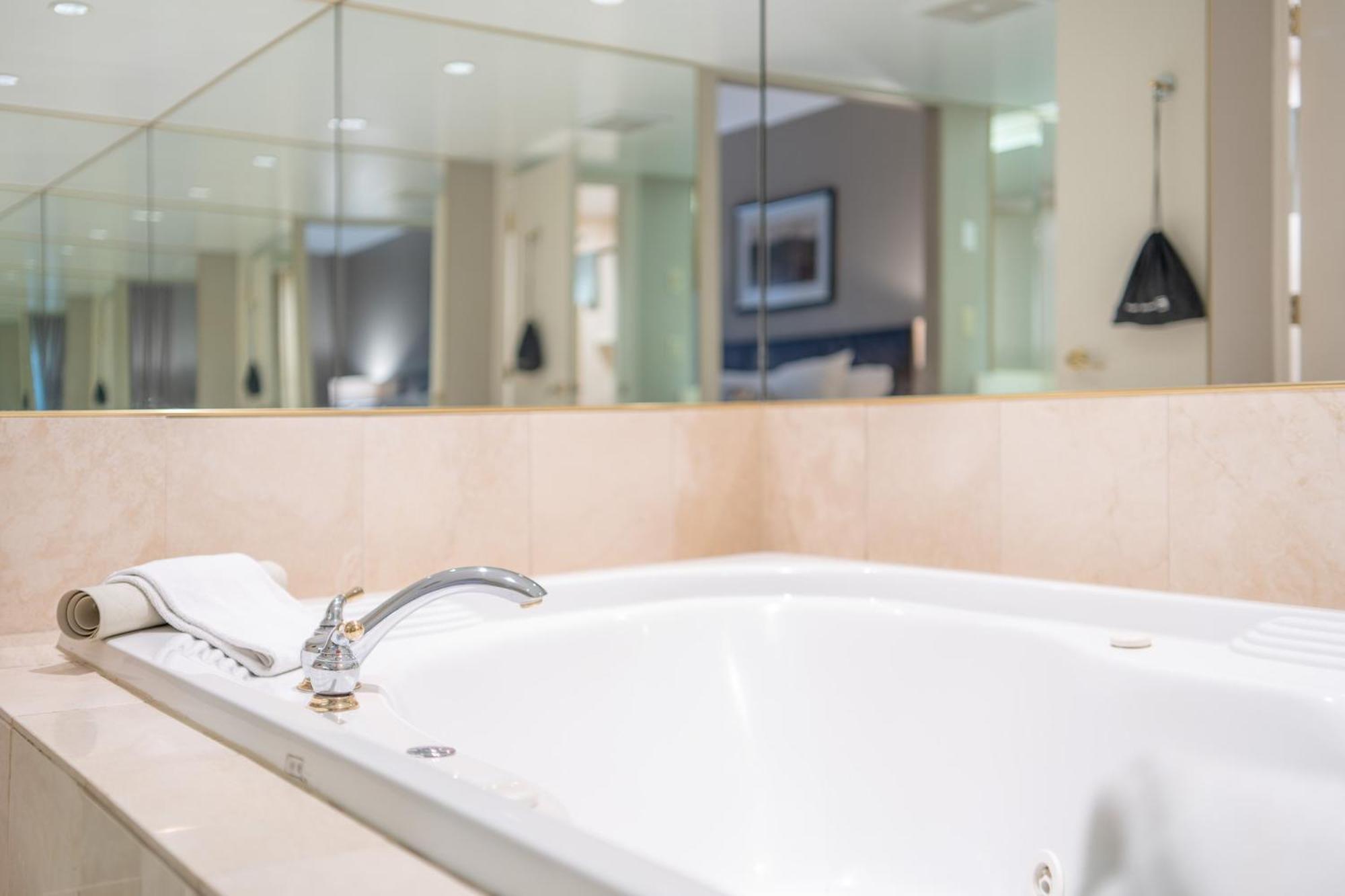 Horseshoe Valley Suites - The Aurora Shanty Bay Ngoại thất bức ảnh