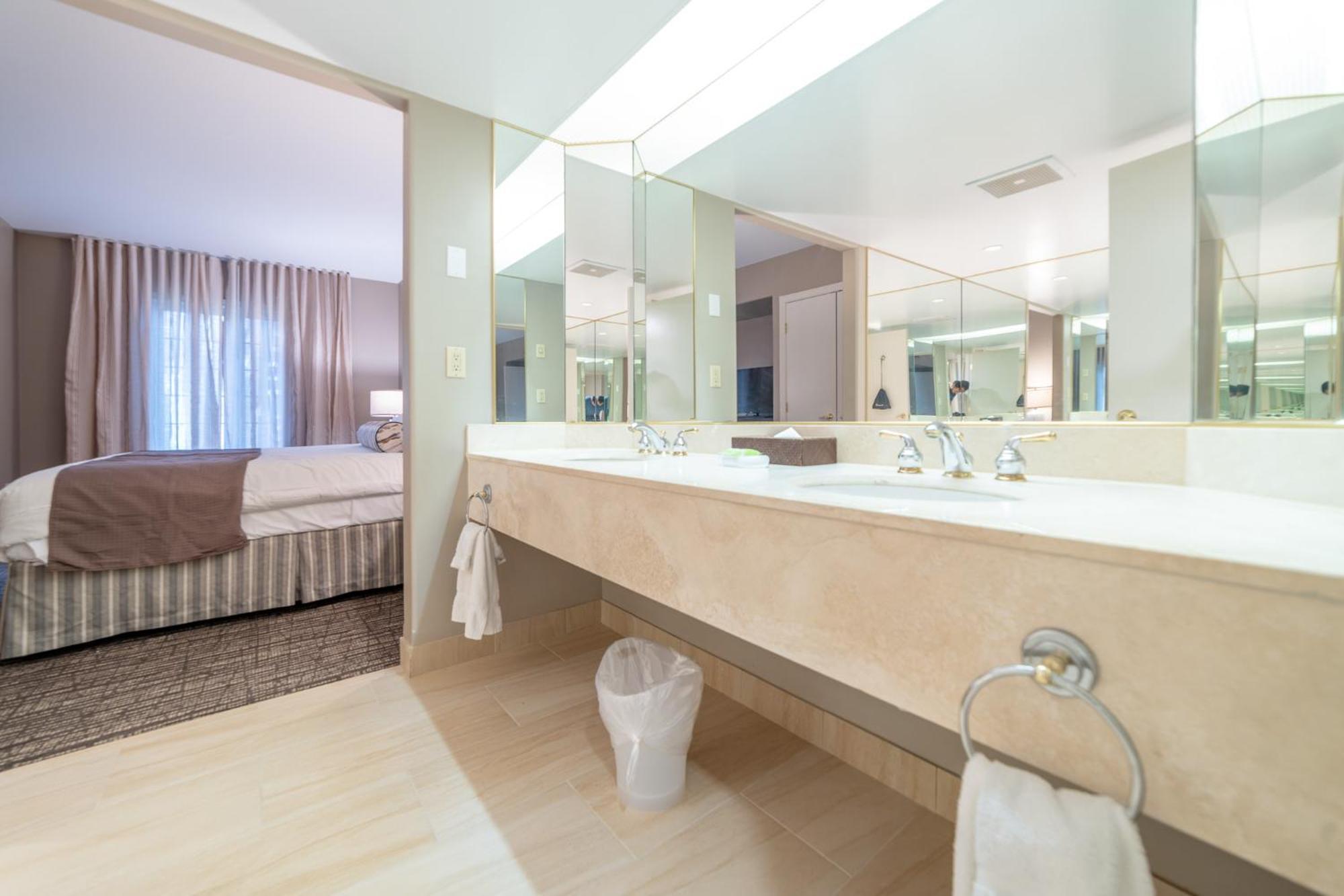 Horseshoe Valley Suites - The Aurora Shanty Bay Ngoại thất bức ảnh